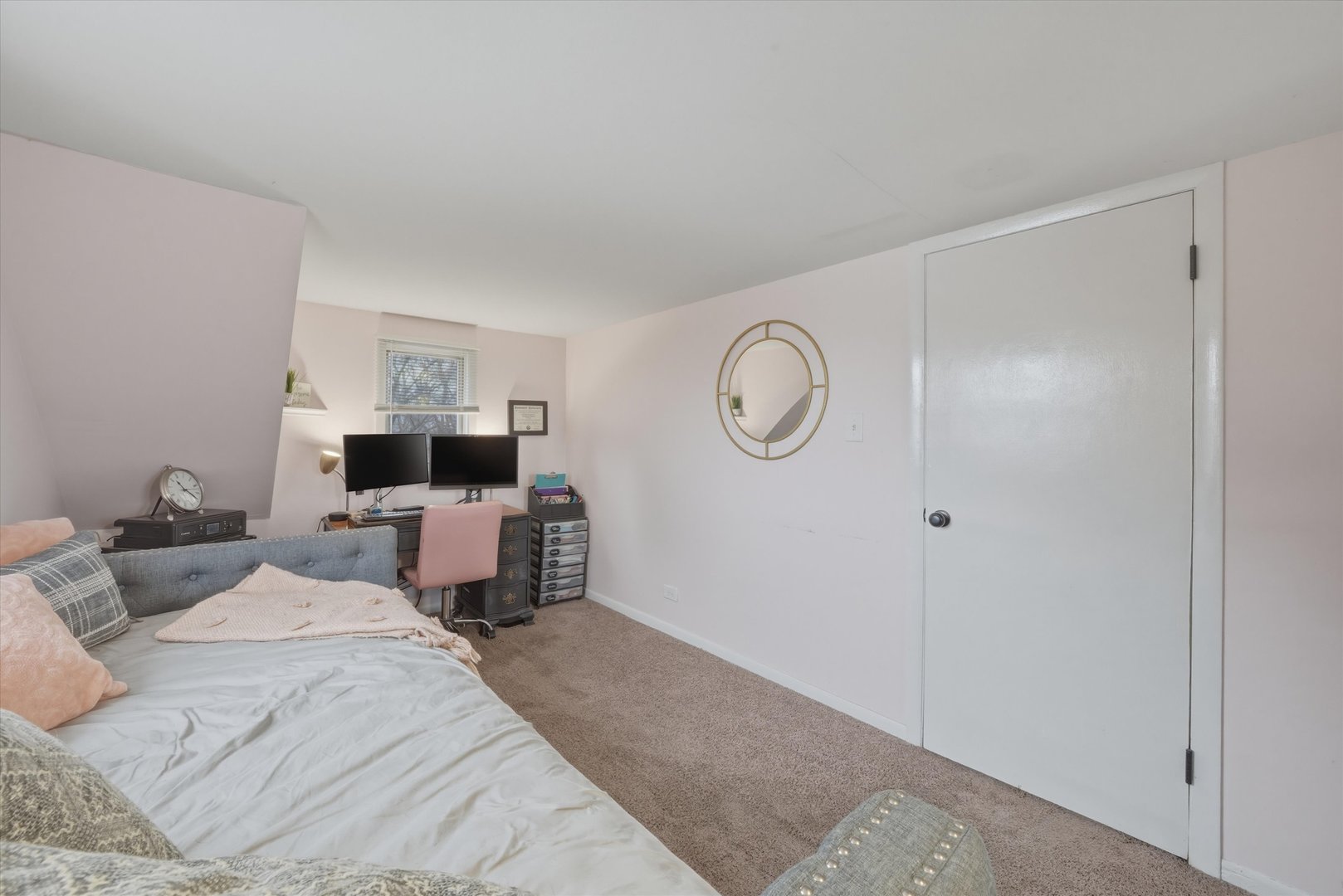 9307 ETHYL Lane, Tinley Park, IL 60487