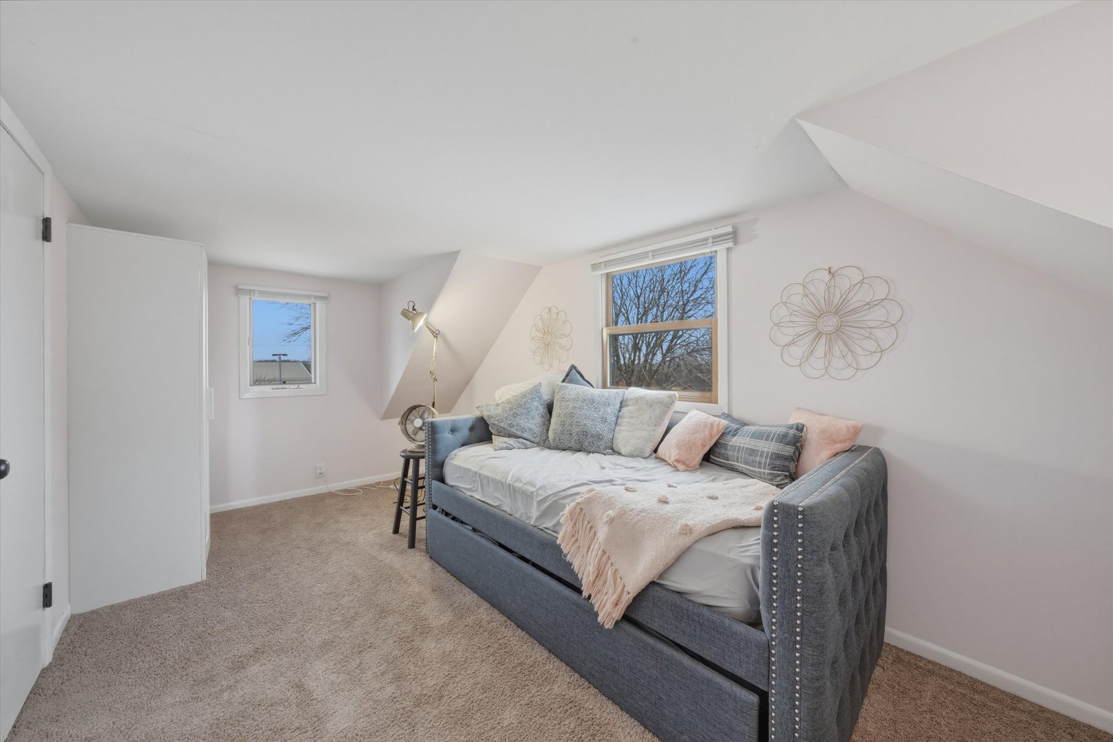 9307 ETHYL Lane, Tinley Park, IL 60487