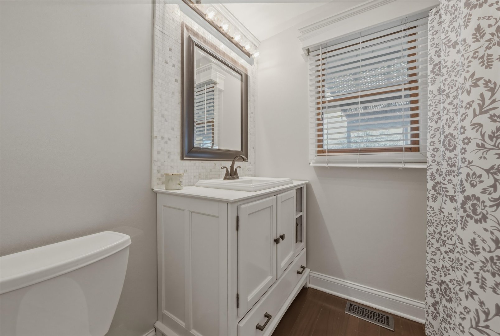 9307 ETHYL Lane, Tinley Park, IL 60487