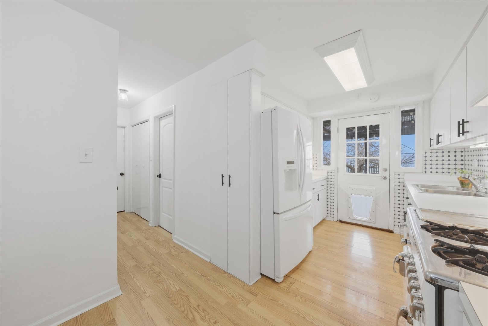 9307 ETHYL Lane, Tinley Park, IL 60487