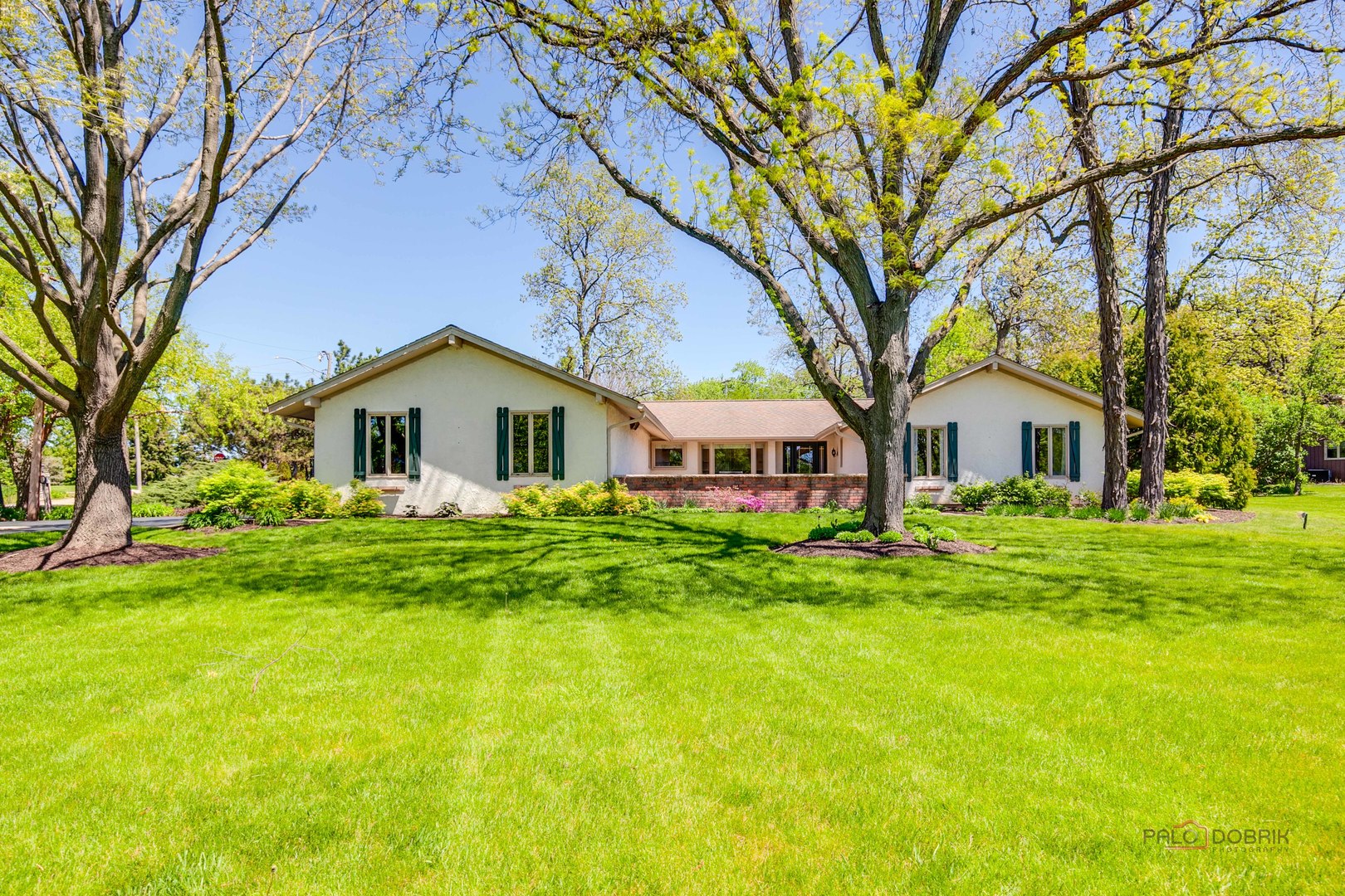 2 Acorn Drive, Hawthorn Woods, IL 60047