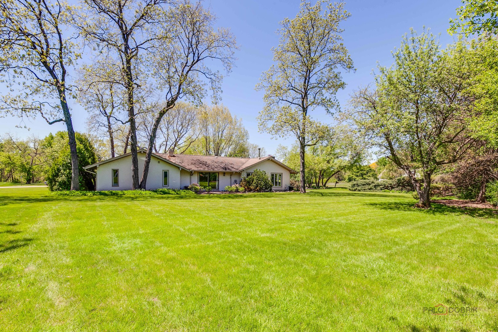 2 Acorn Drive, Hawthorn Woods, IL 60047