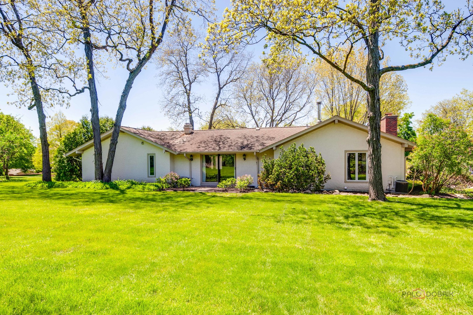 2 Acorn Drive, Hawthorn Woods, IL 60047
