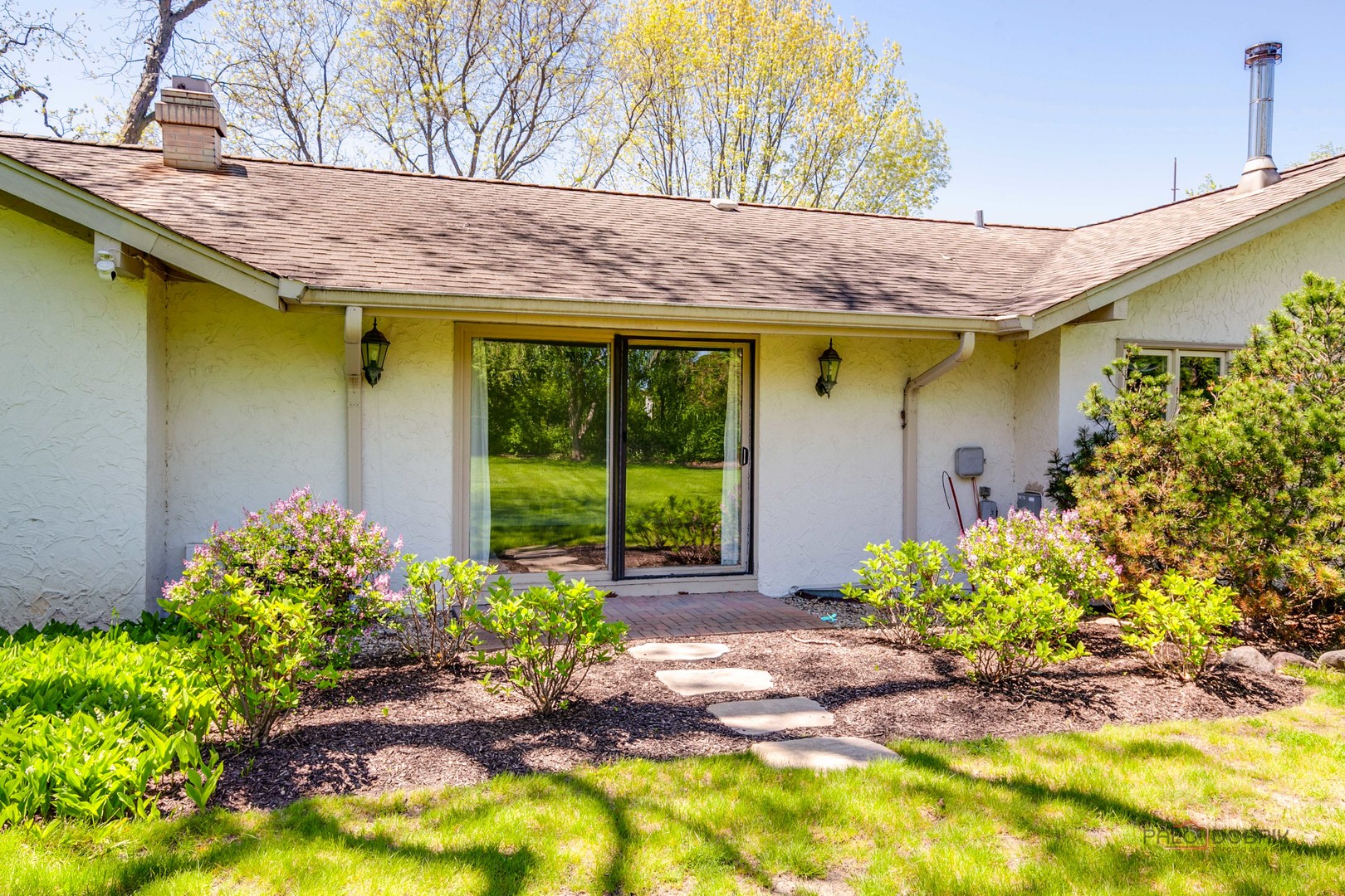 2 Acorn Drive, Hawthorn Woods, IL 60047