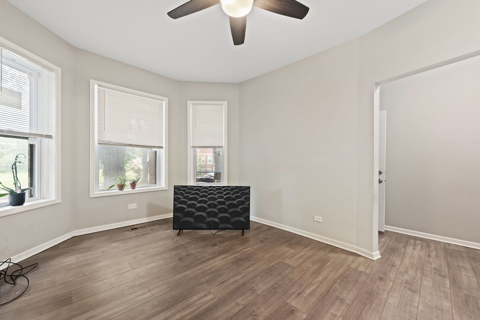 7115 S Champlain Avenue, Chicago, IL 60619