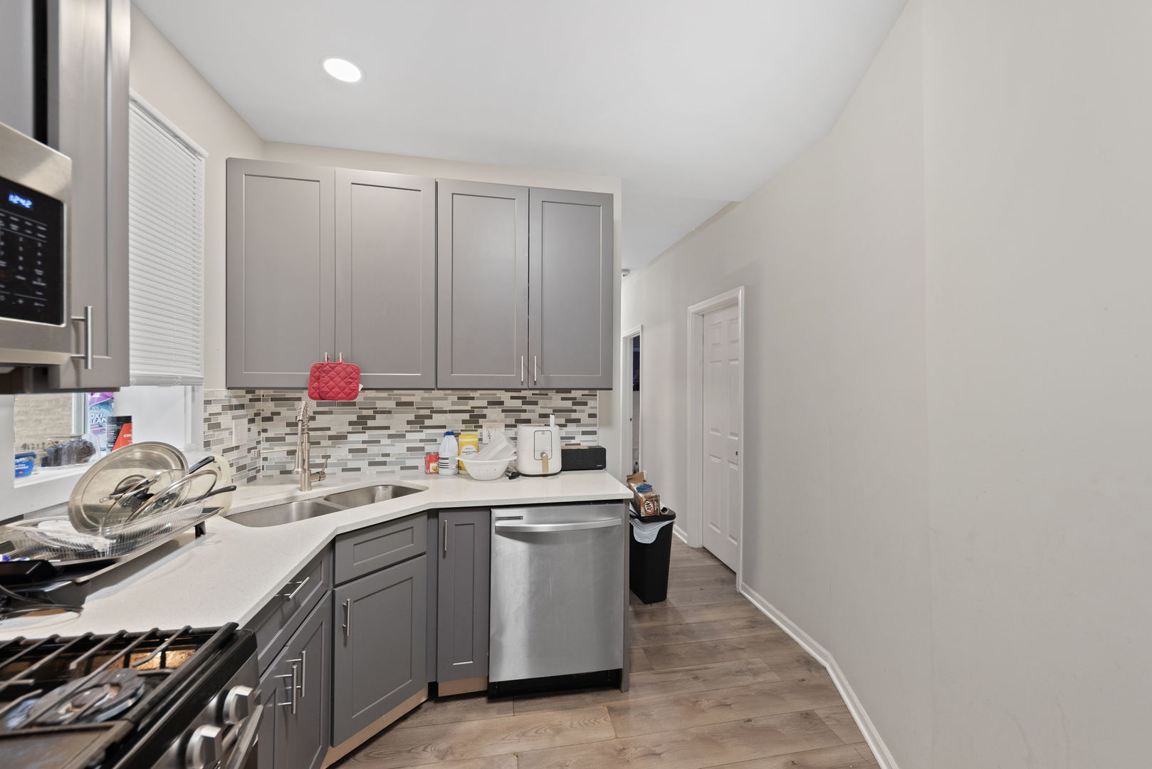 7115 S Champlain Avenue, Chicago, IL 60619