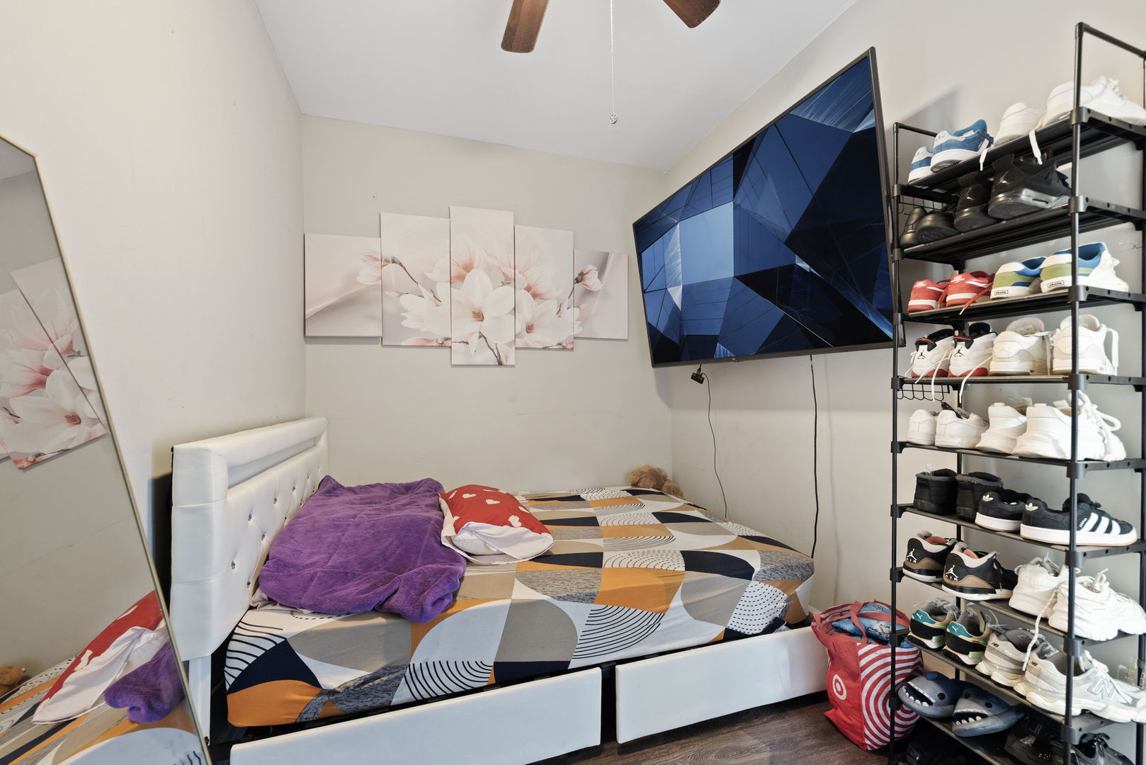 7115 S Champlain Avenue, Chicago, IL 60619