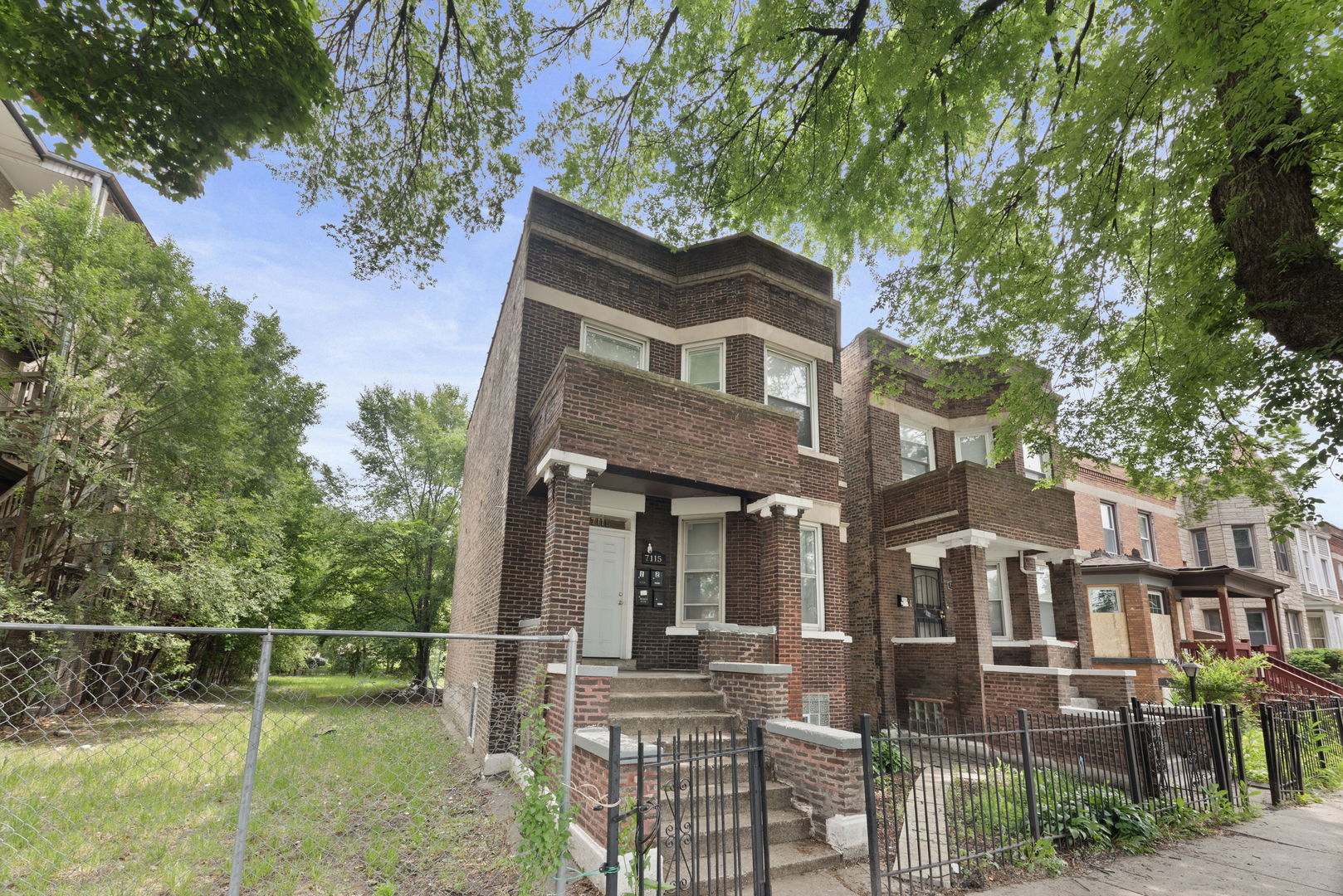 7115 S Champlain Avenue, Chicago, IL 60619