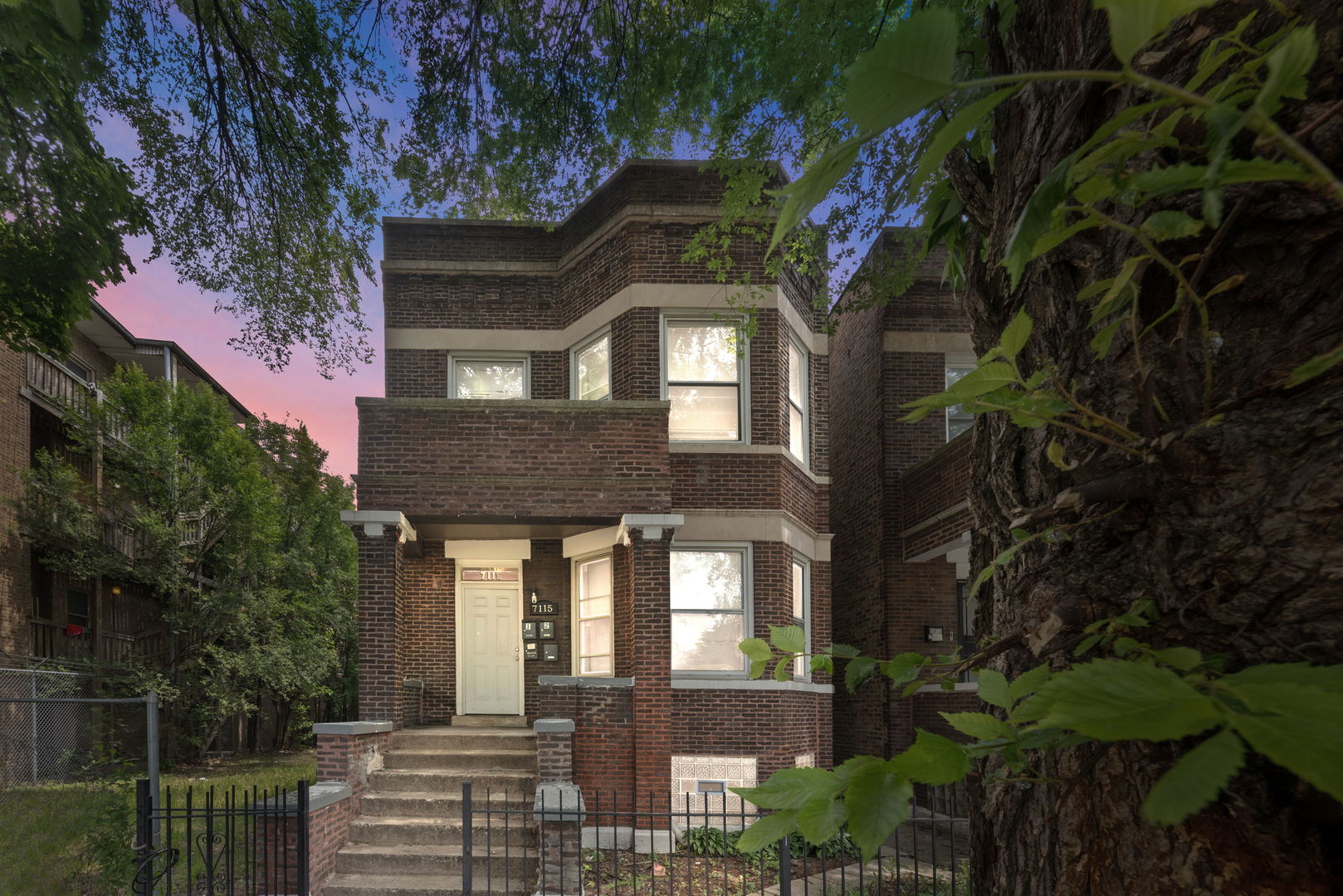 7115 S Champlain Avenue, Chicago, IL 60619