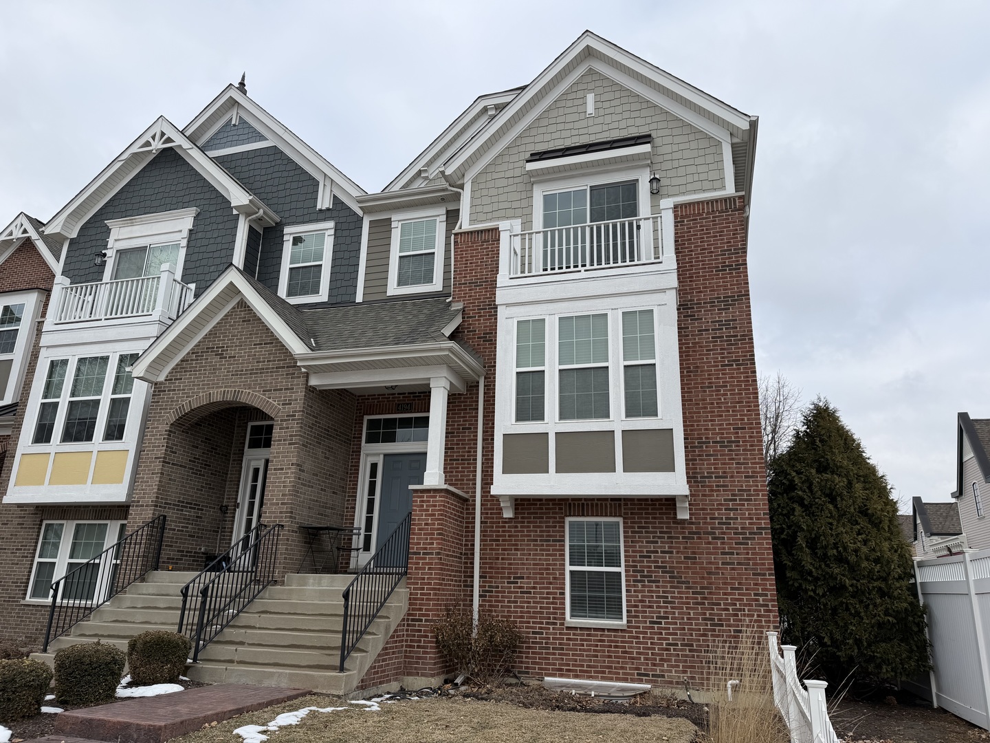 4194 Royal Mews Circle, Naperville, IL 60564