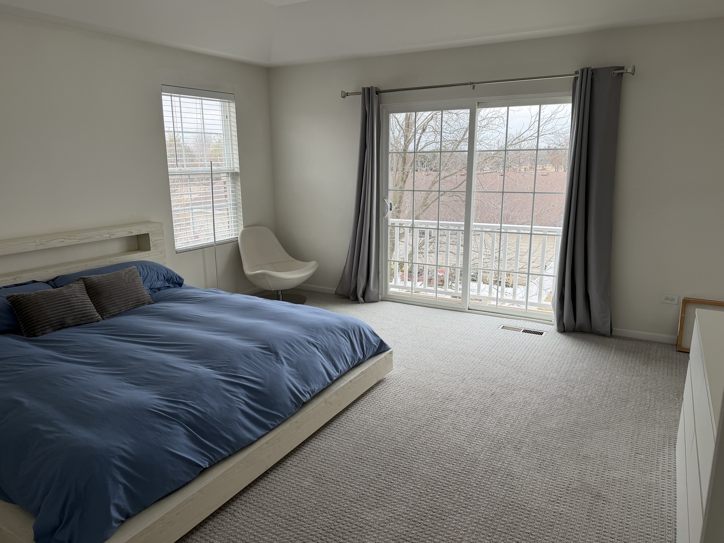 4194 Royal Mews Circle, Naperville, IL 60564