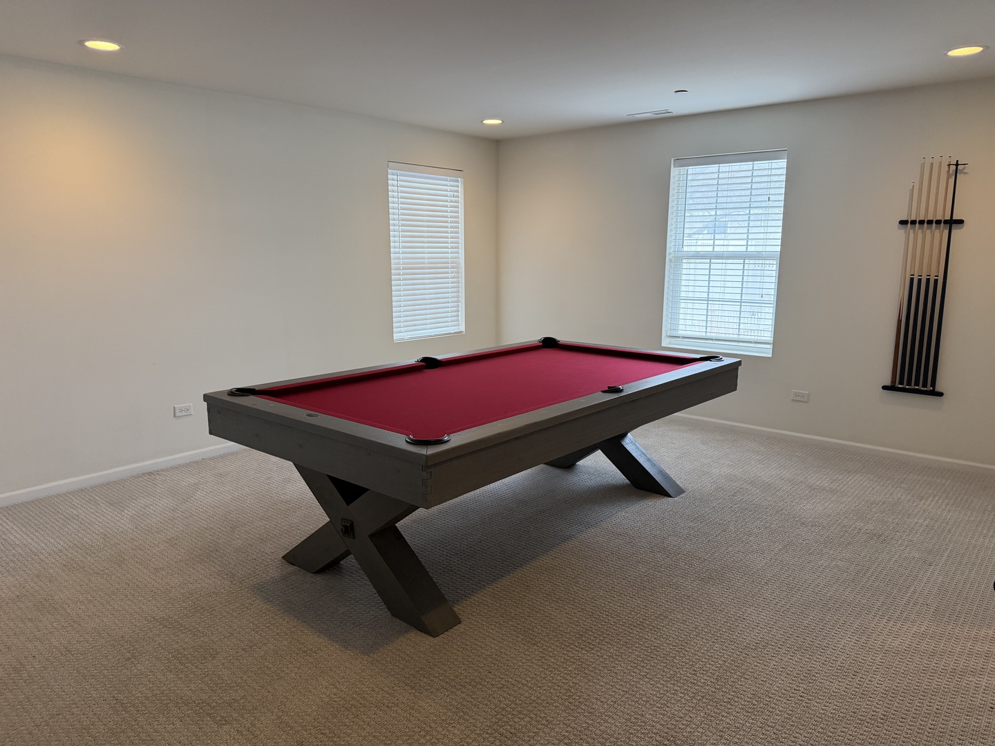 4194 Royal Mews Circle, Naperville, IL 60564