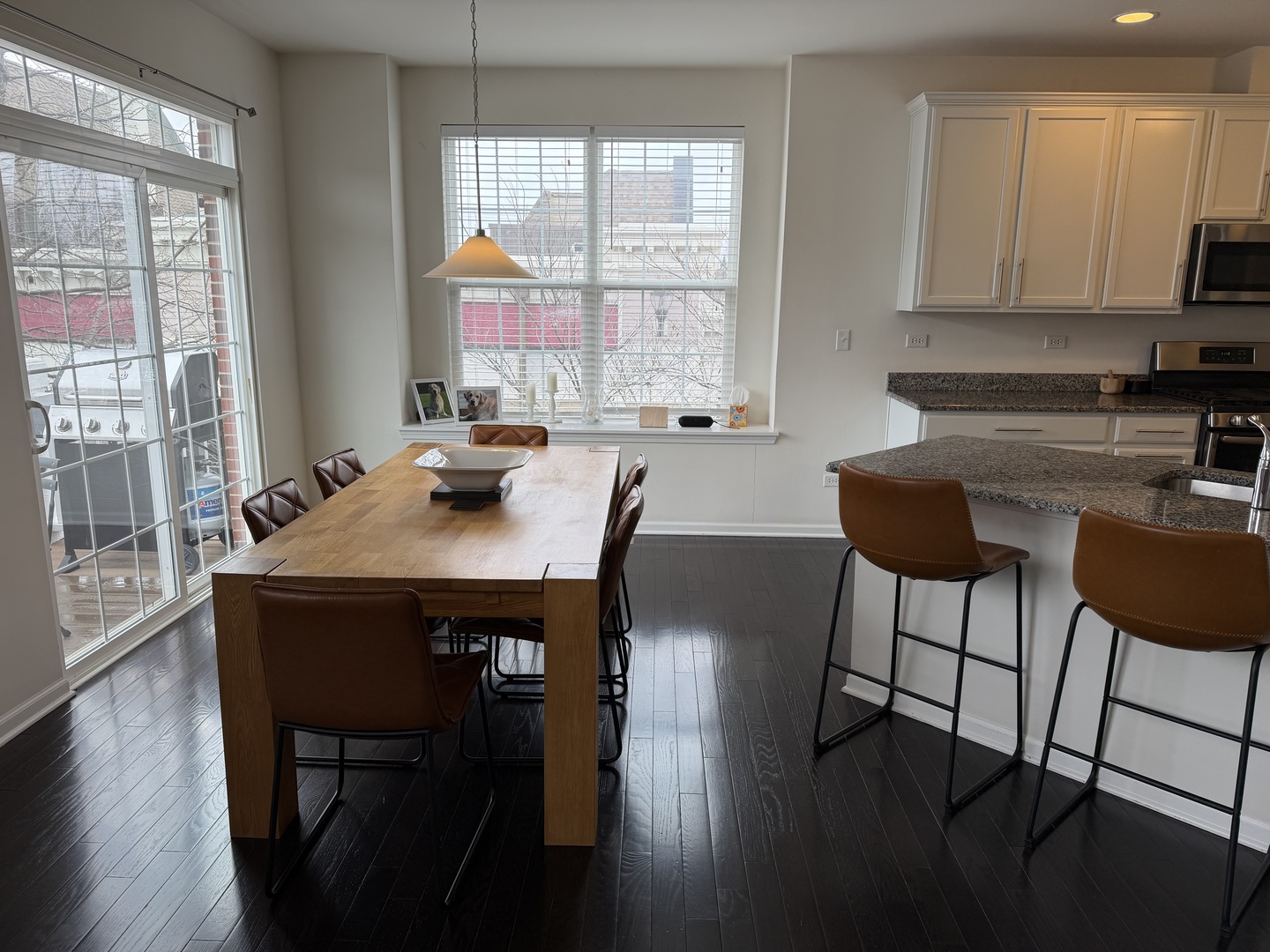 4194 Royal Mews Circle, Naperville, IL 60564