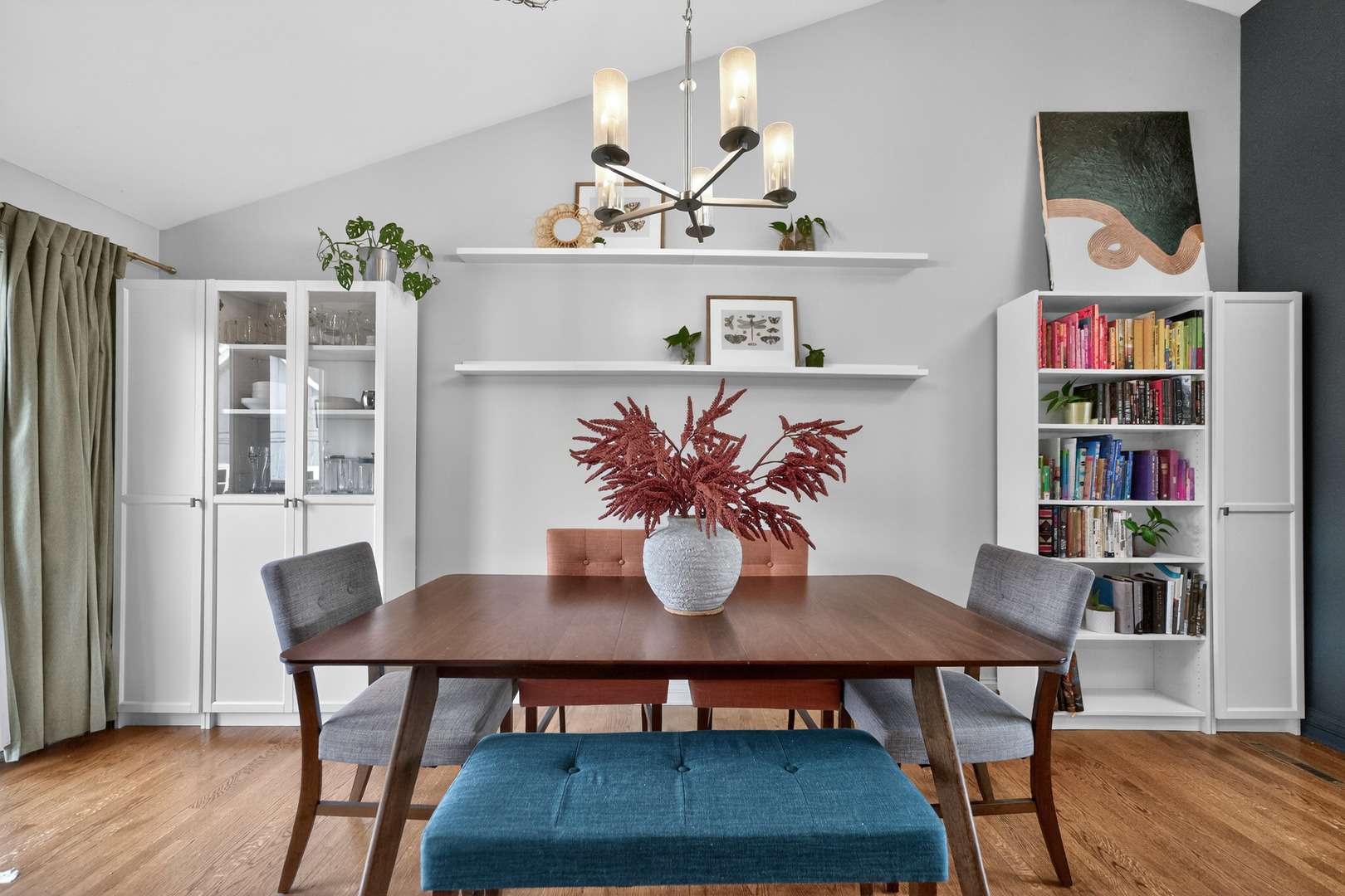 547 S Poplar Avenue, Elmhurst, IL 60126