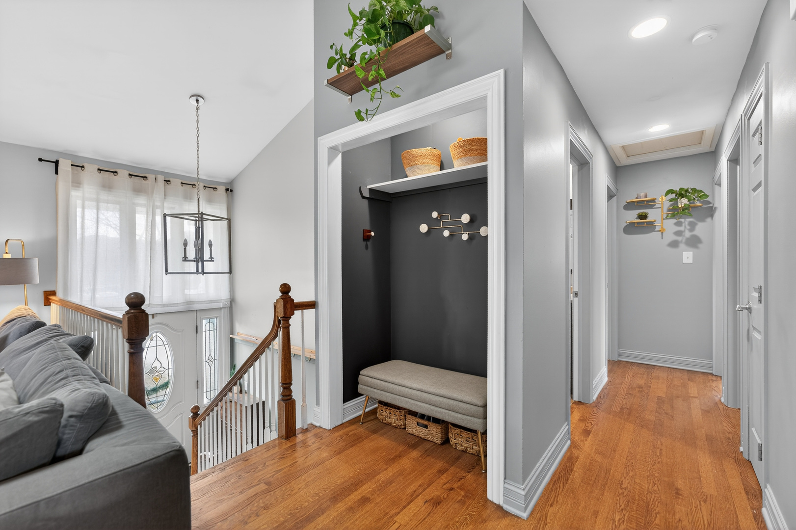 547 S Poplar Avenue, Elmhurst, IL 60126