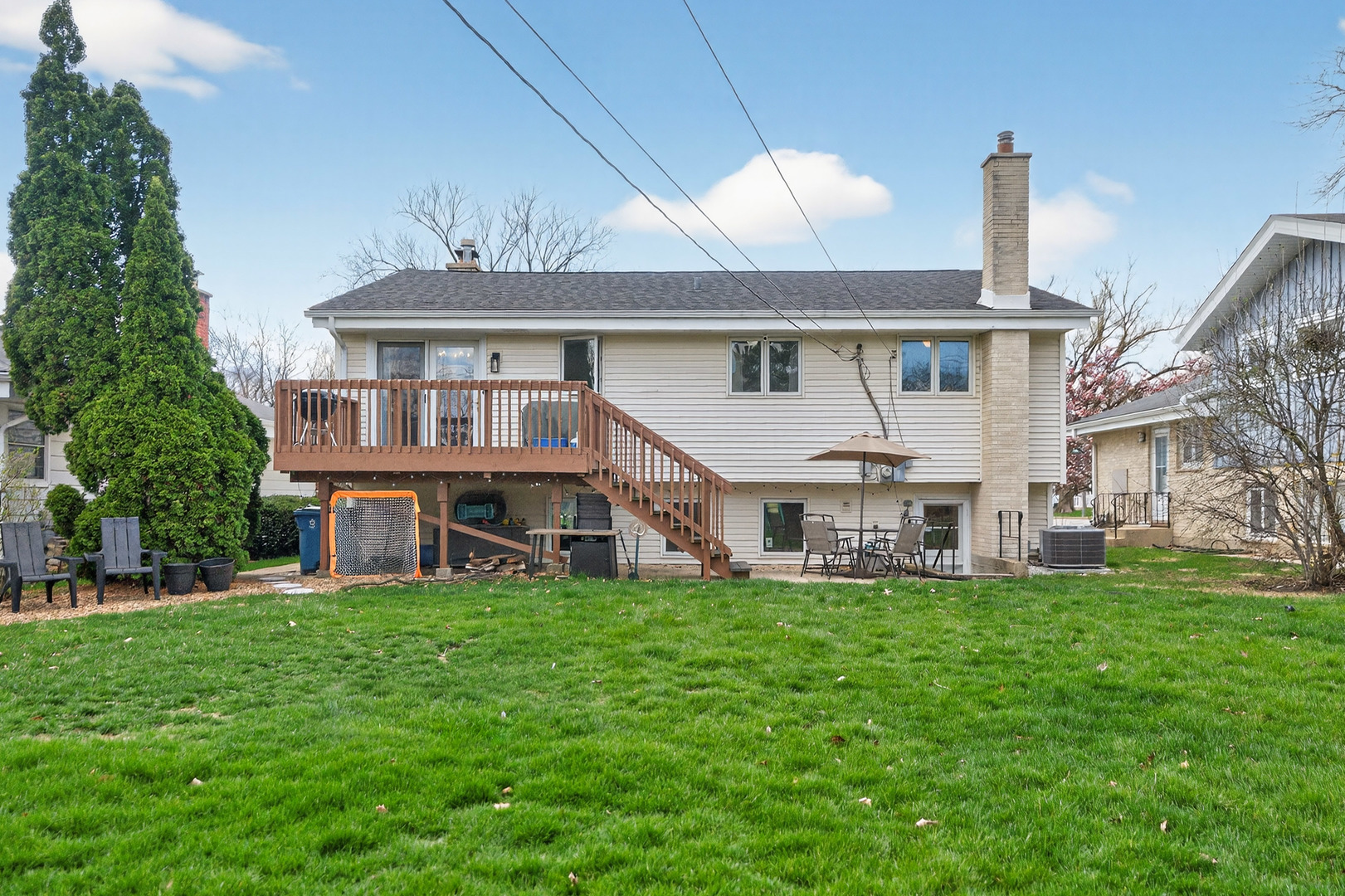 547 S Poplar Avenue, Elmhurst, IL 60126