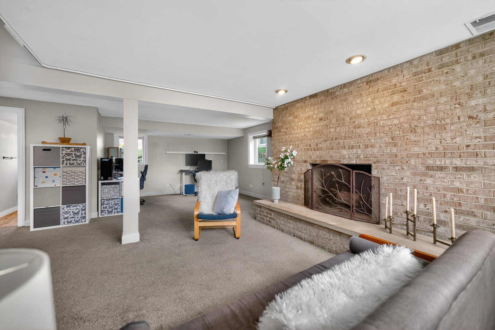 547 S Poplar Avenue, Elmhurst, IL 60126