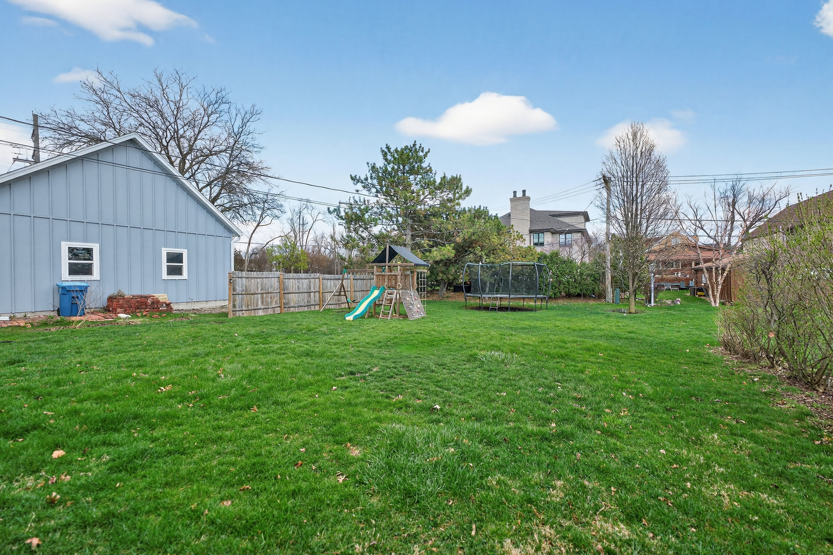 547 S Poplar Avenue, Elmhurst, IL 60126