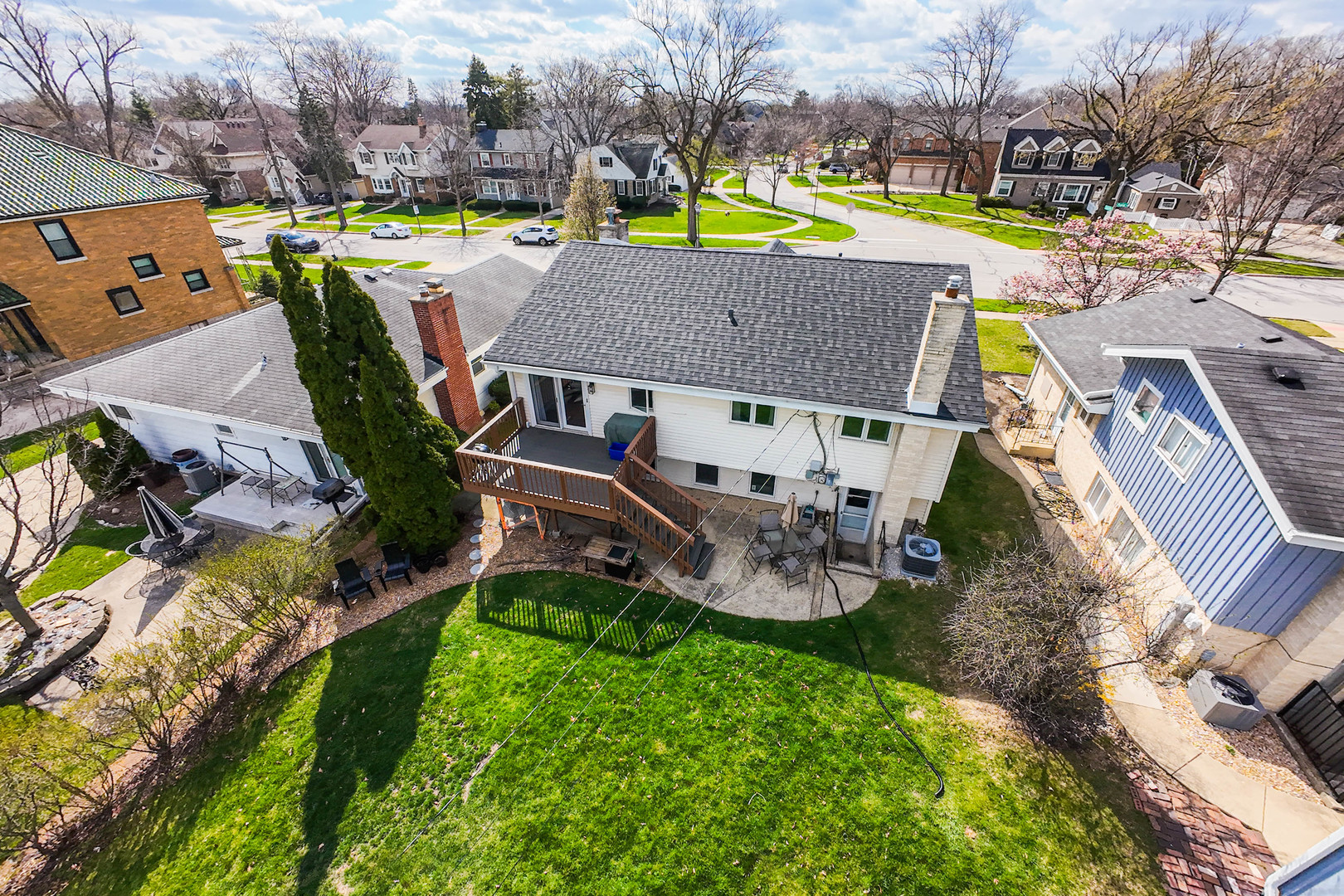 547 S Poplar Avenue, Elmhurst, IL 60126