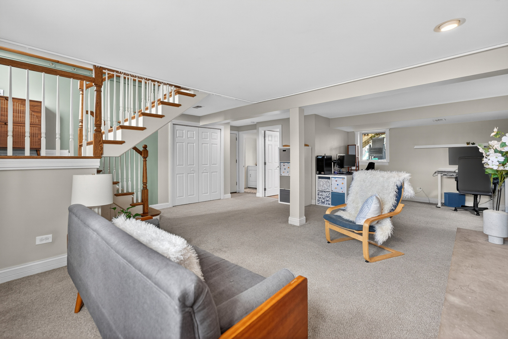 547 S Poplar Avenue, Elmhurst, IL 60126