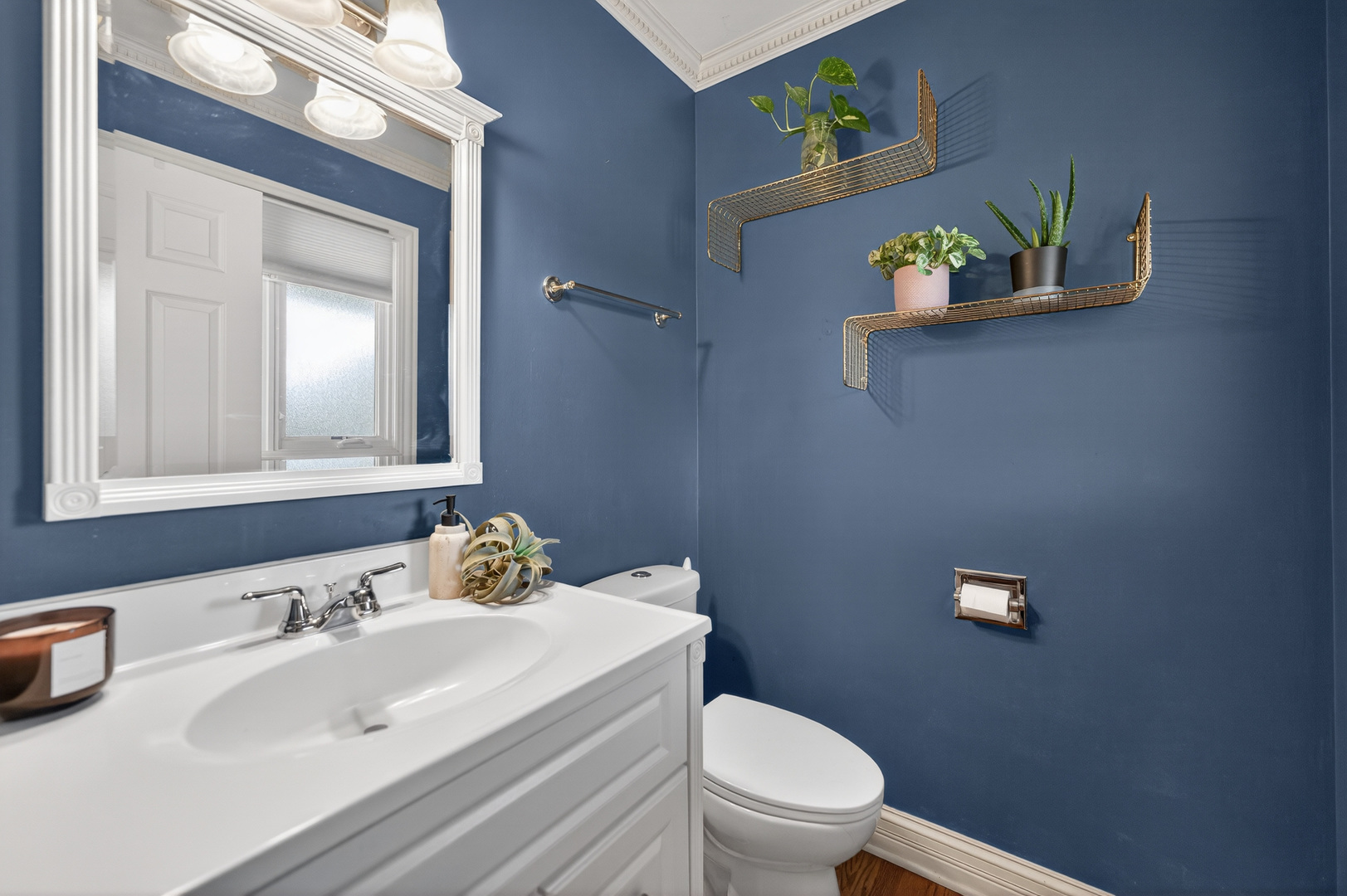 547 S Poplar Avenue, Elmhurst, IL 60126