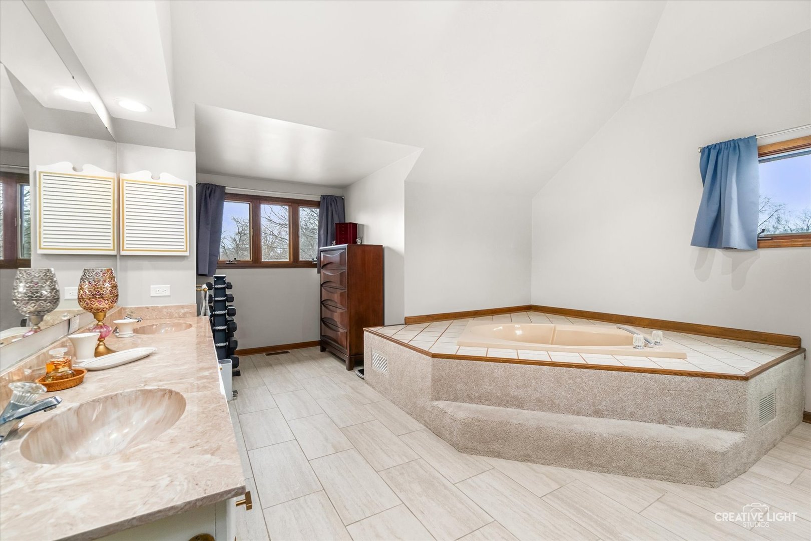 1255 E Bailey Road, Naperville, IL 60565