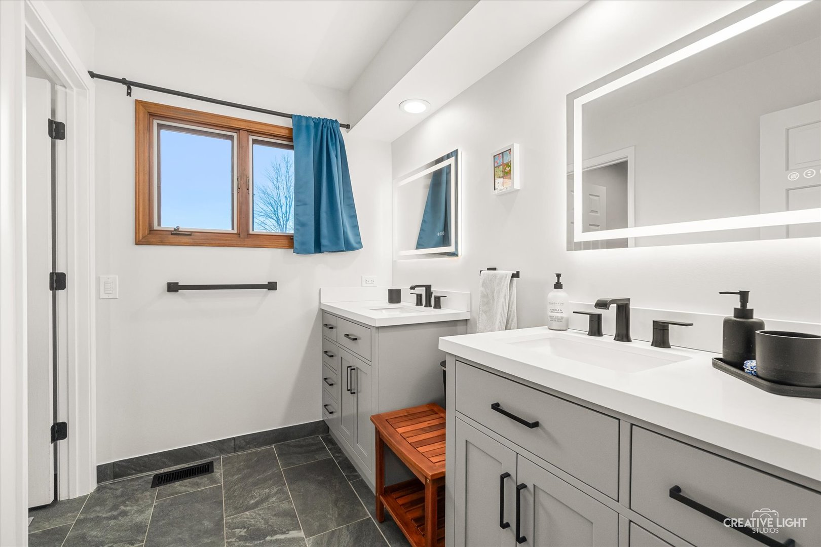 1255 E Bailey Road, Naperville, IL 60565