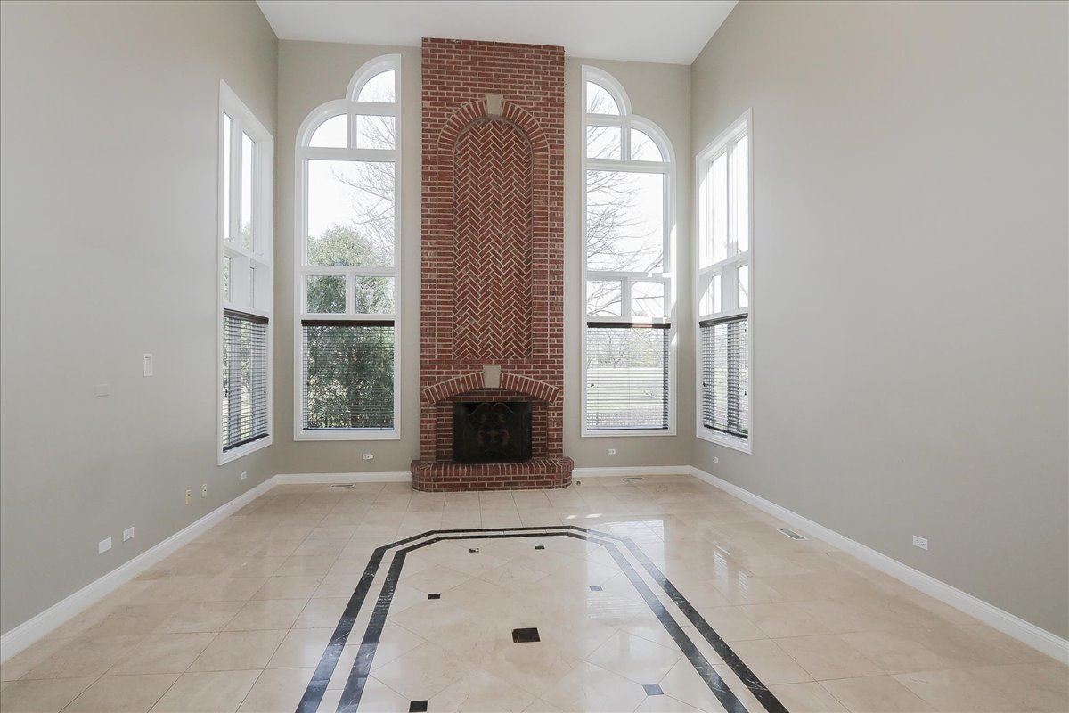 5N523 E Lakeview Circle, St. Charles, IL 60175