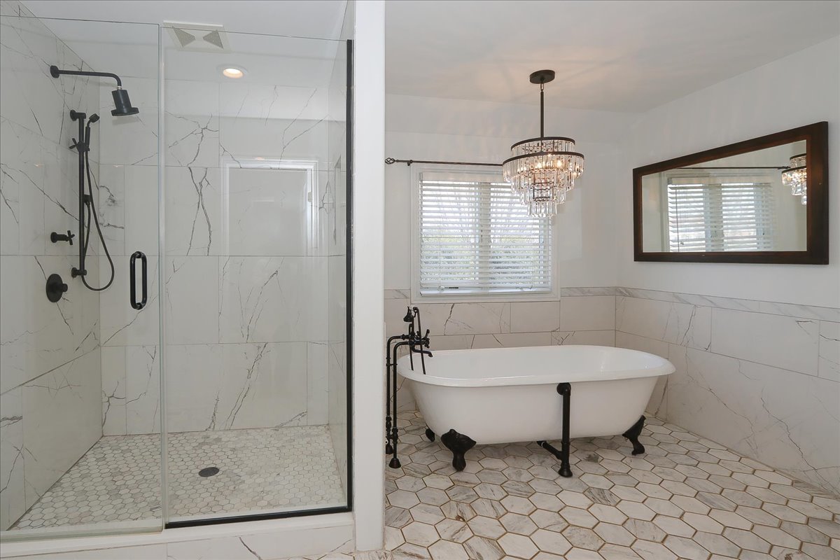 5N523 E Lakeview Circle, St. Charles, IL 60175