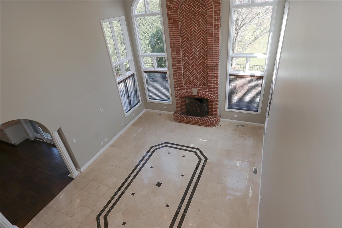 5N523 E Lakeview Circle, St. Charles, IL 60175