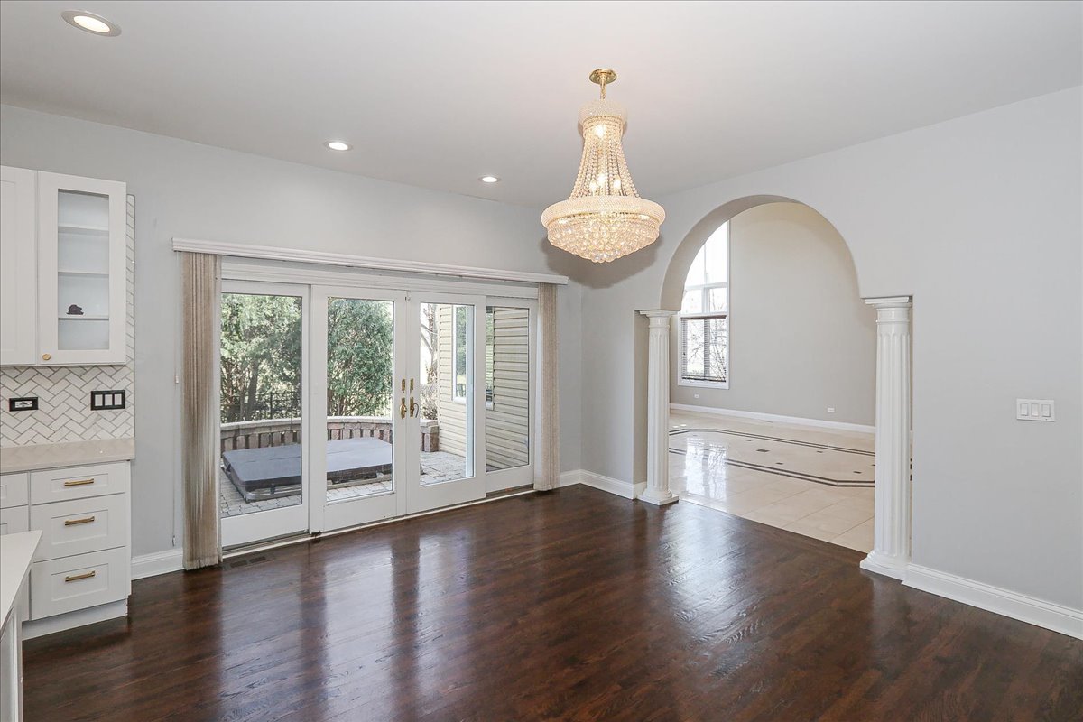 5N523 E Lakeview Circle, St. Charles, IL 60175