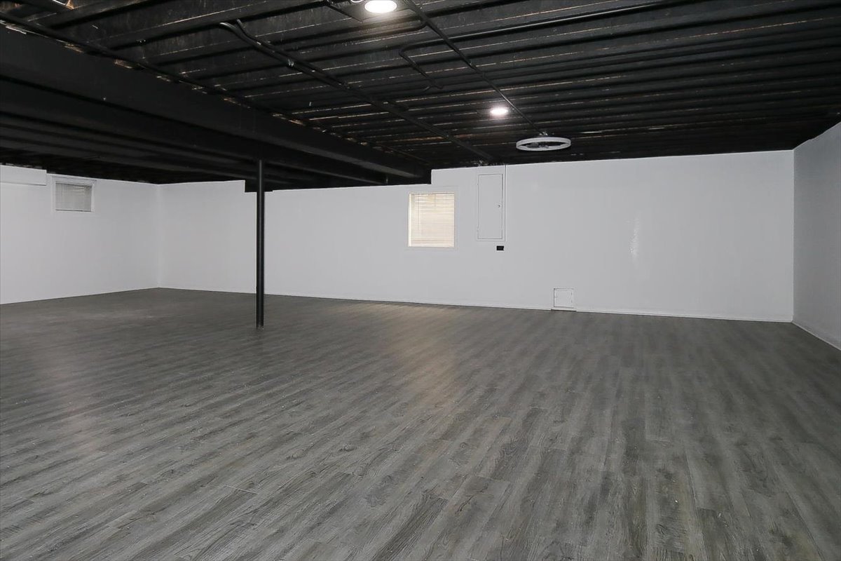 5N523 E Lakeview Circle, St. Charles, IL 60175