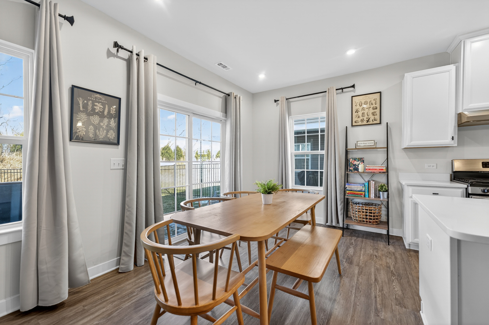 3656 Reddington Circle, Elgin, IL 60124