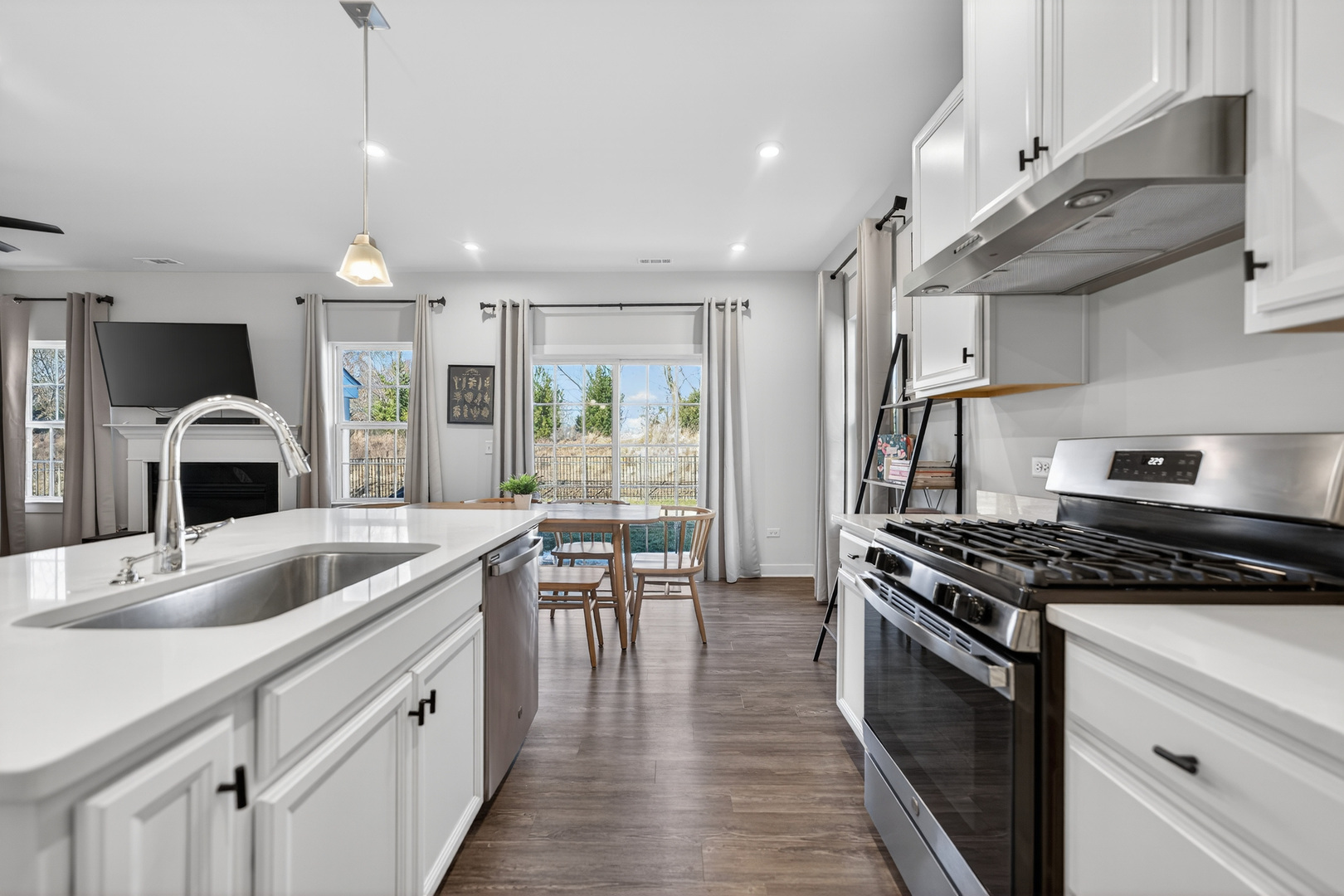 3656 Reddington Circle, Elgin, IL 60124