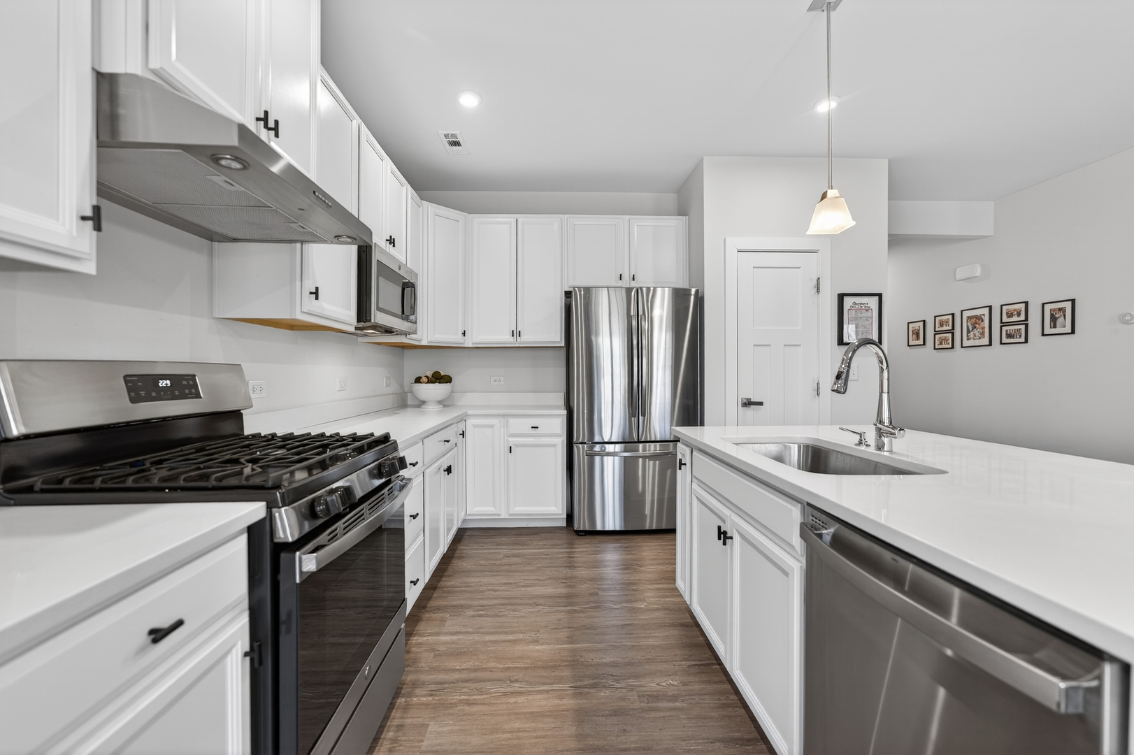 3656 Reddington Circle, Elgin, IL 60124