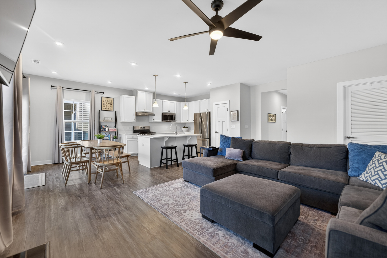 3656 Reddington Circle, Elgin, IL 60124