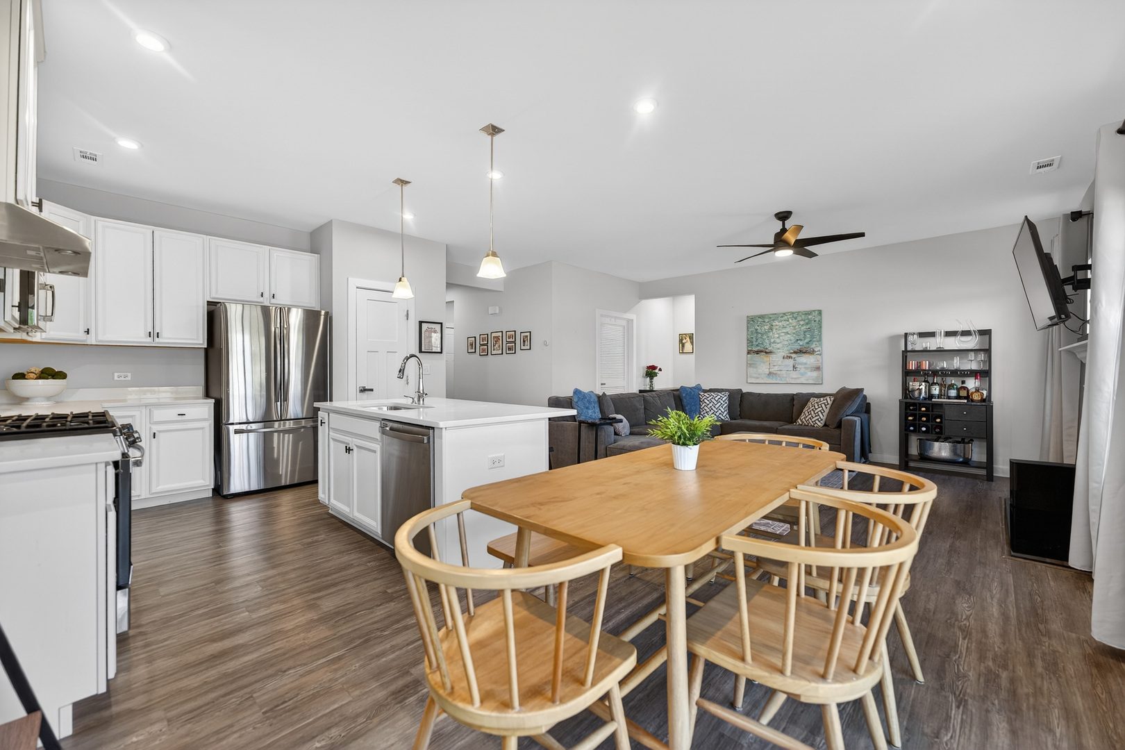 3656 Reddington Circle, Elgin, IL 60124