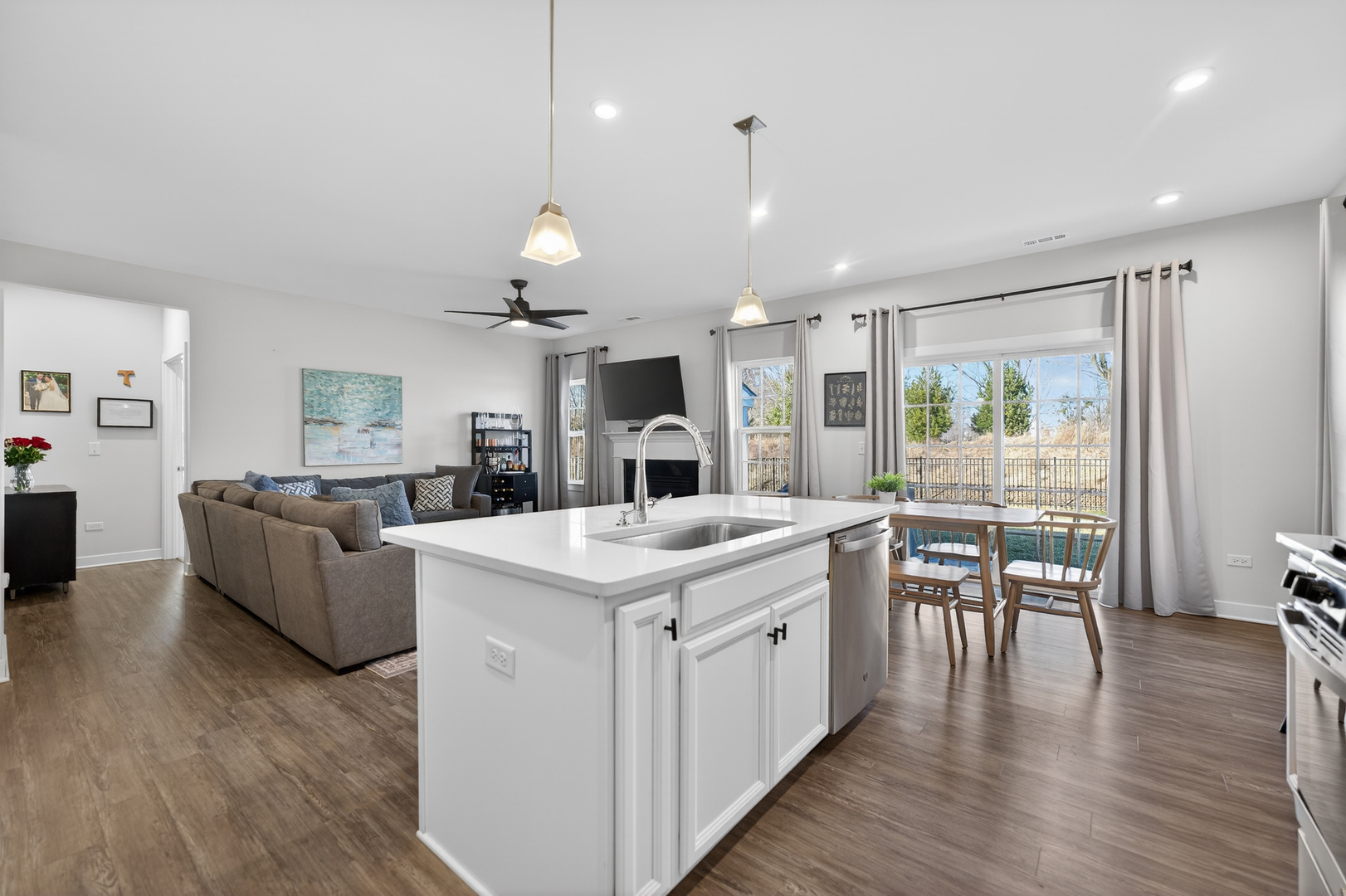 3656 Reddington Circle, Elgin, IL 60124