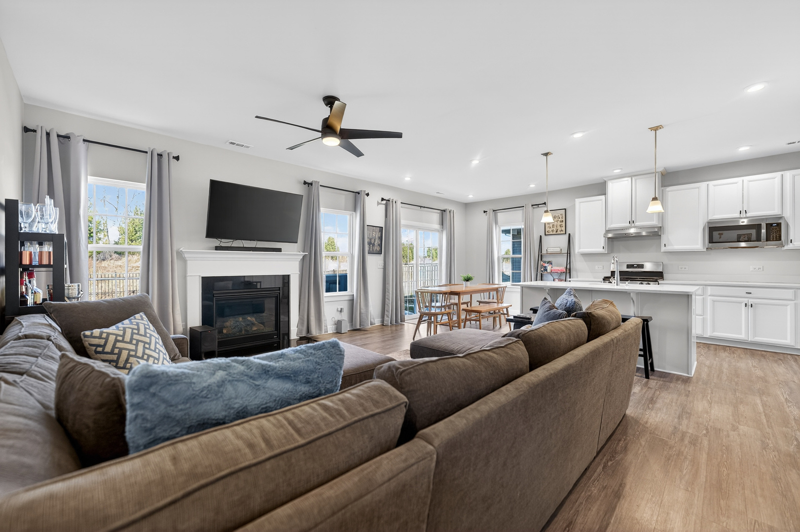 3656 Reddington Circle, Elgin, IL 60124