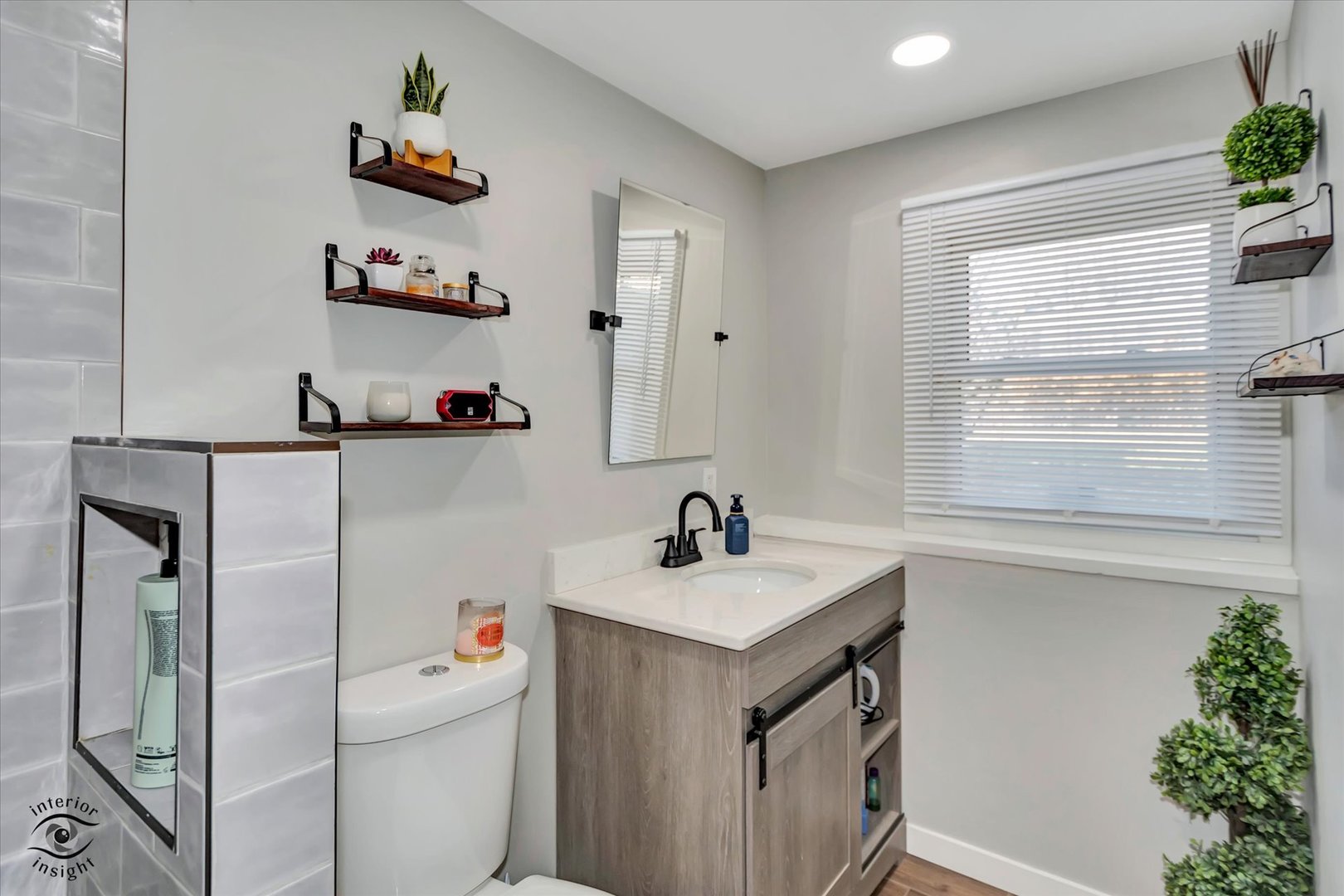 1924 Forrest Boulevard, St. Charles, IL 60174