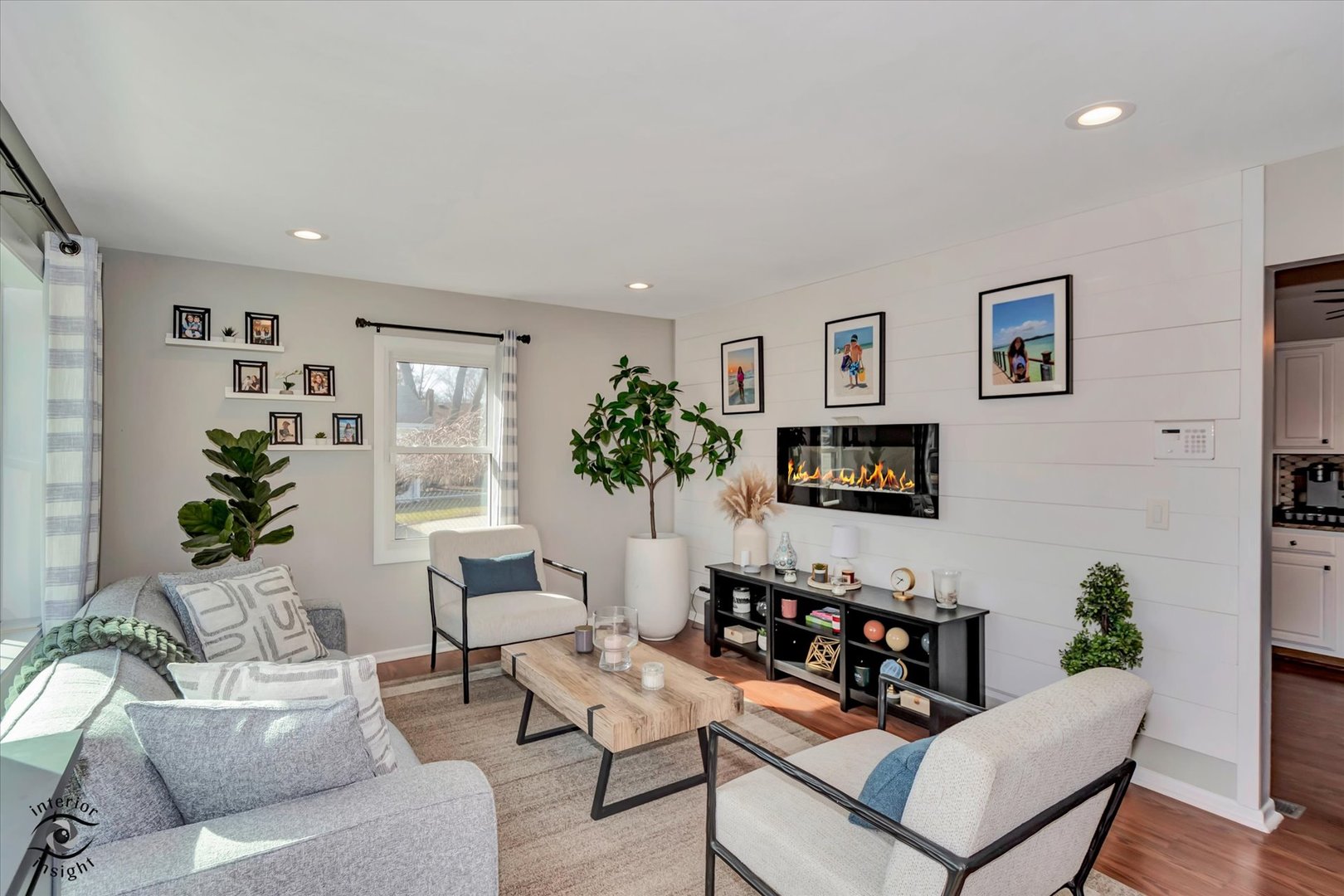 1924 Forrest Boulevard, St. Charles, IL 60174