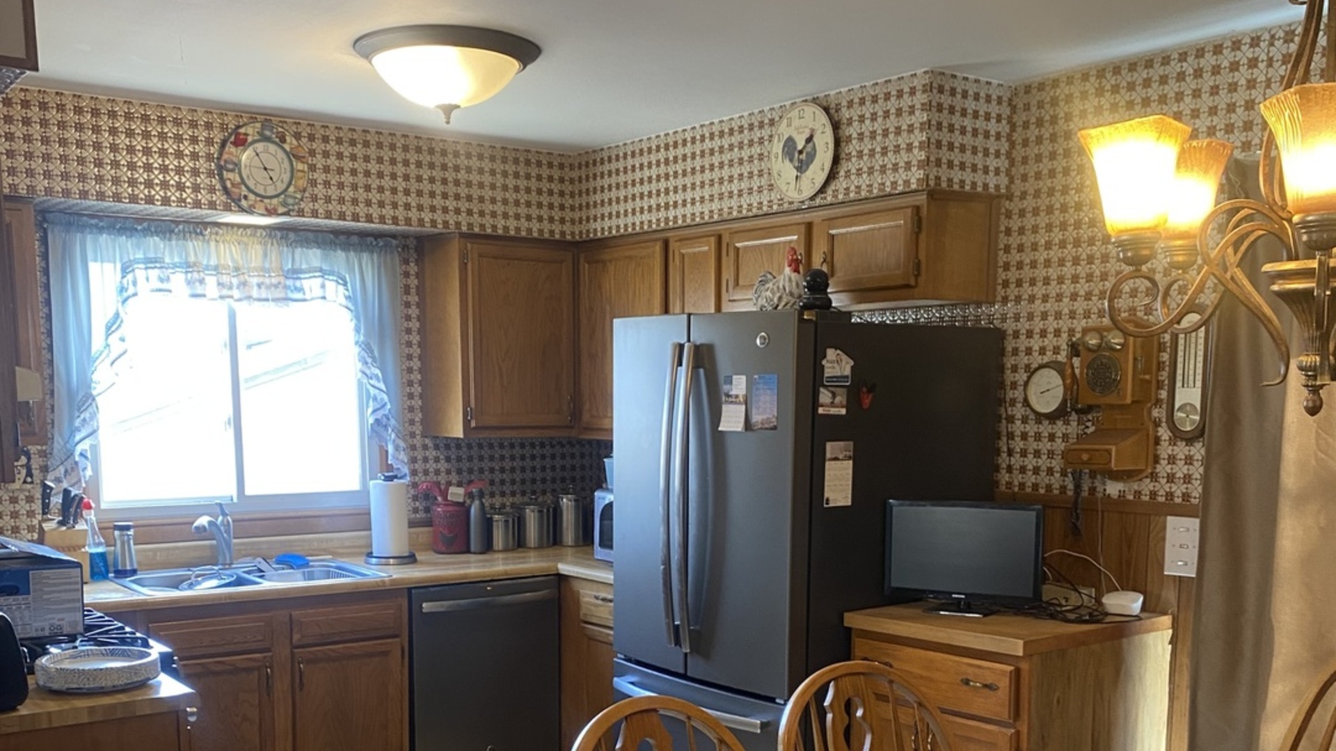 811 Oakton Avenue, Romeoville, IL 60446