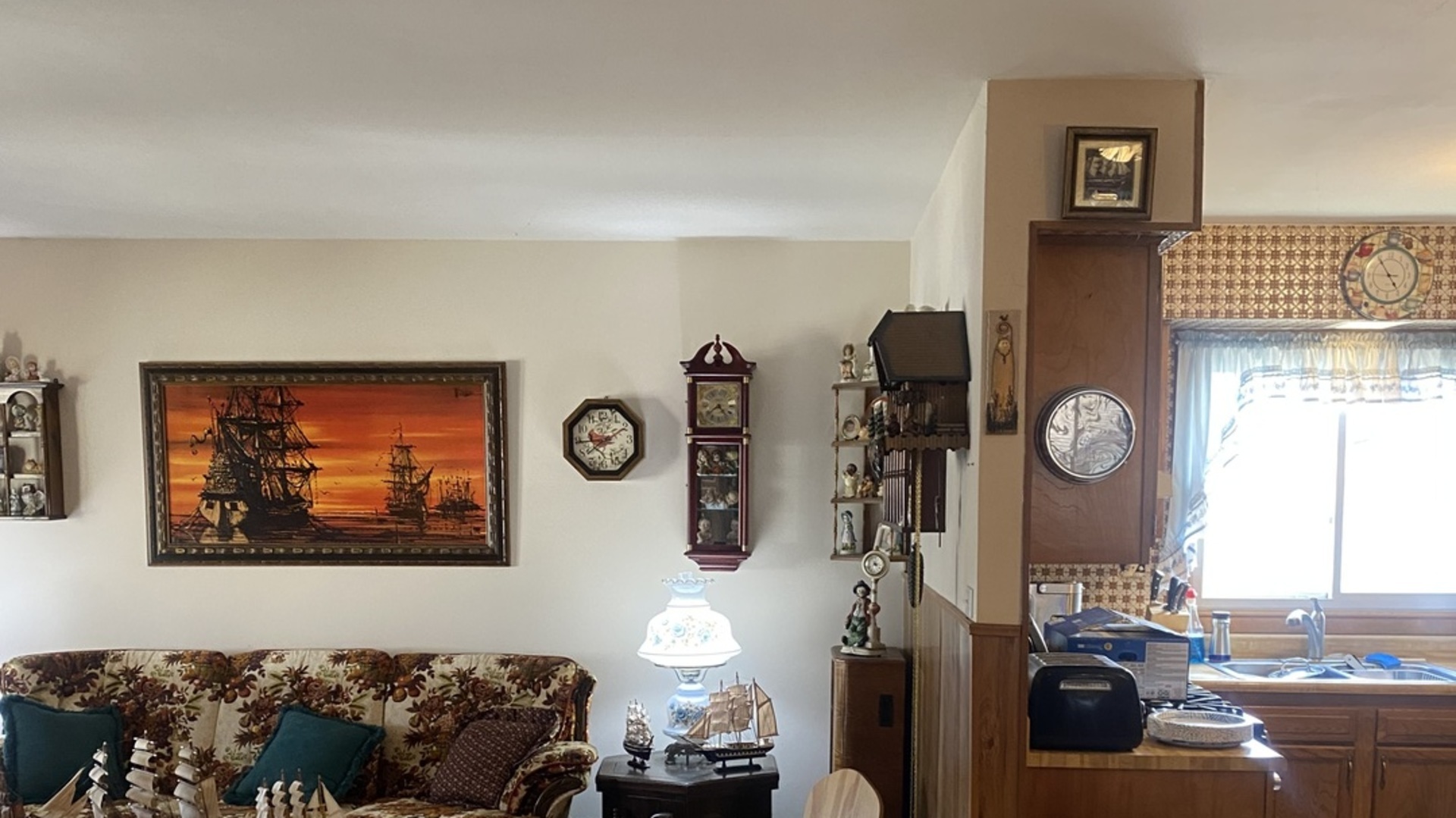 811 Oakton Avenue, Romeoville, IL 60446