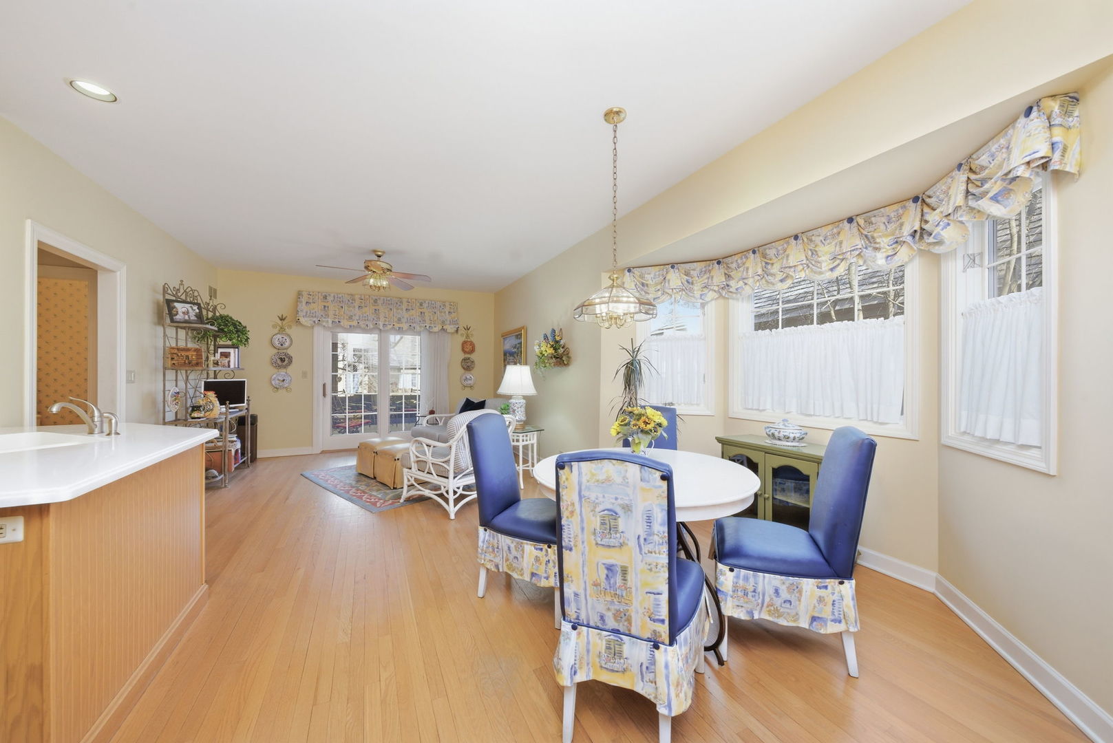 26 Lake Ridge Club Drive, Burr Ridge, IL 60527