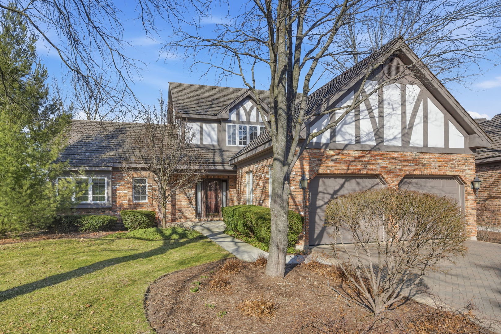 26 Lake Ridge Club Drive, Burr Ridge, IL 60527