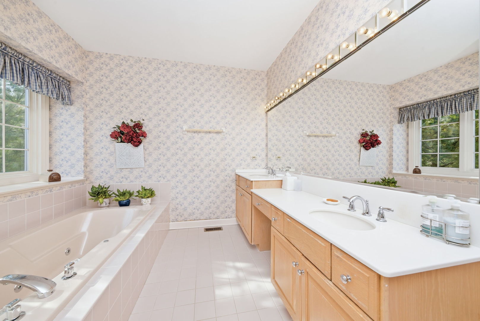 26 Lake Ridge Club Drive, Burr Ridge, IL 60527