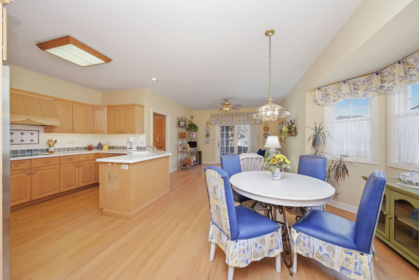 26 Lake Ridge Club Drive, Burr Ridge, IL 60527