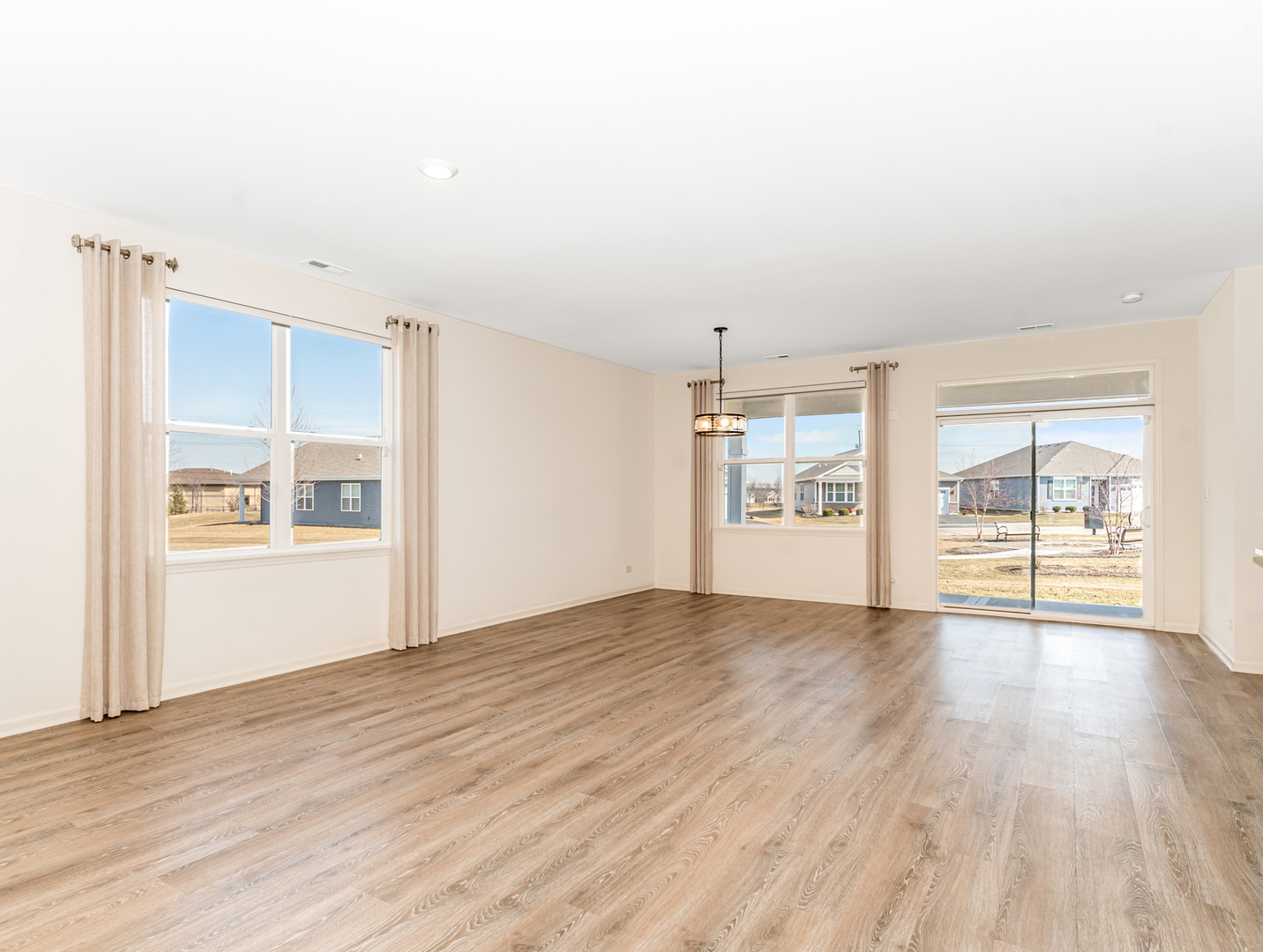 1655 Windsor Road, Pingree Grove, IL 60140