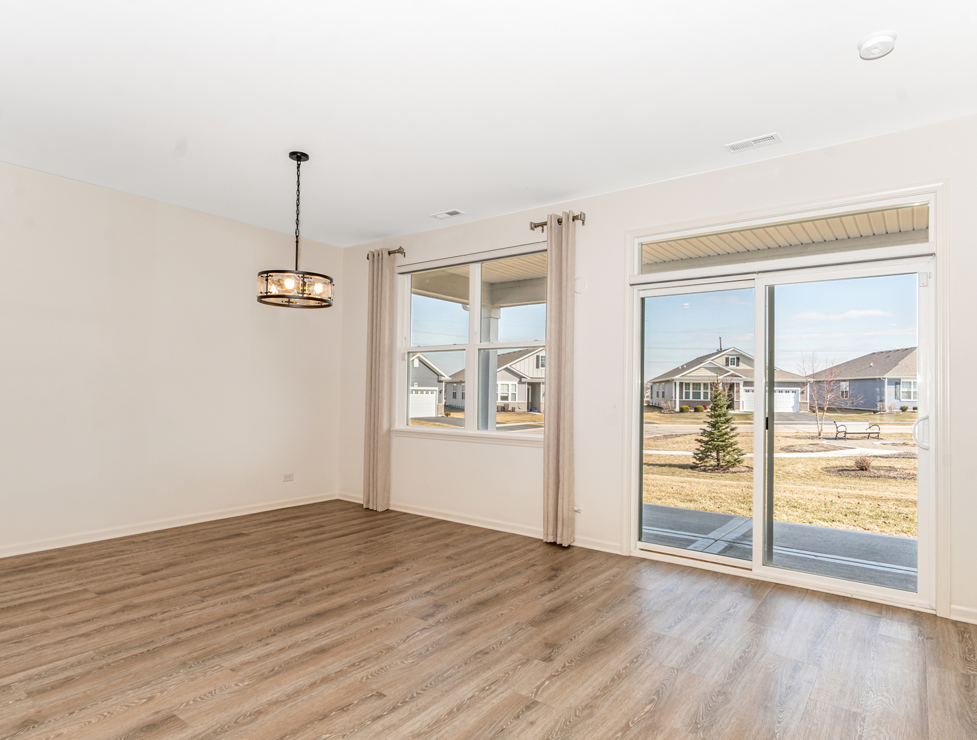 1655 Windsor Road, Pingree Grove, IL 60140