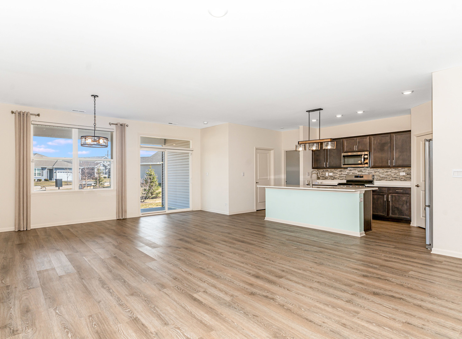 1655 Windsor Road, Pingree Grove, IL 60140